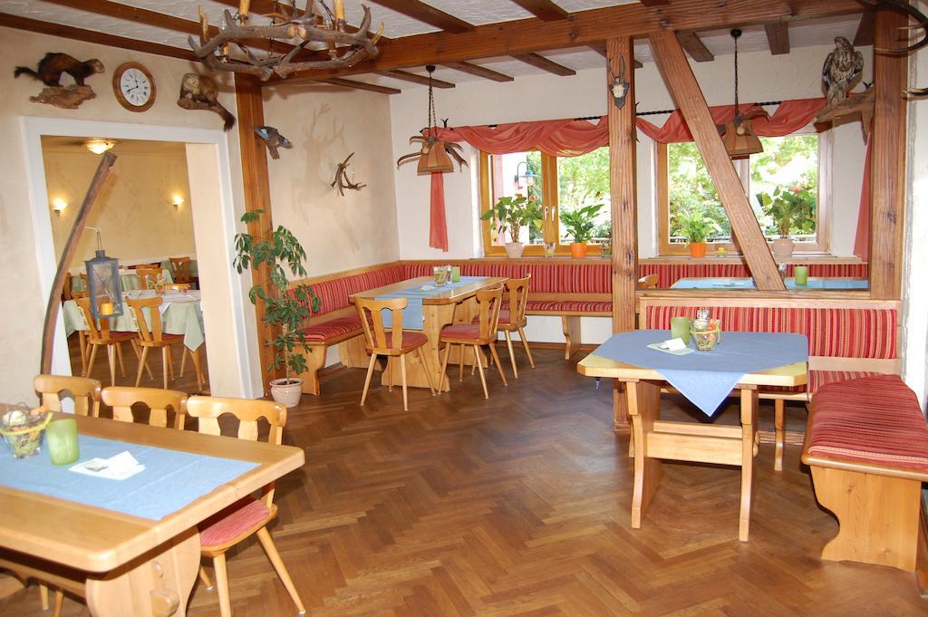 Landgasthof Jaegerstuebchen Neustadt an der Weinstraße Esterno foto